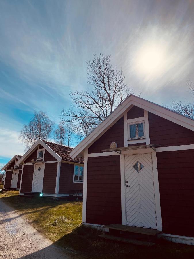 Kanalkrogen Stugor Sjotorp Bagian luar foto